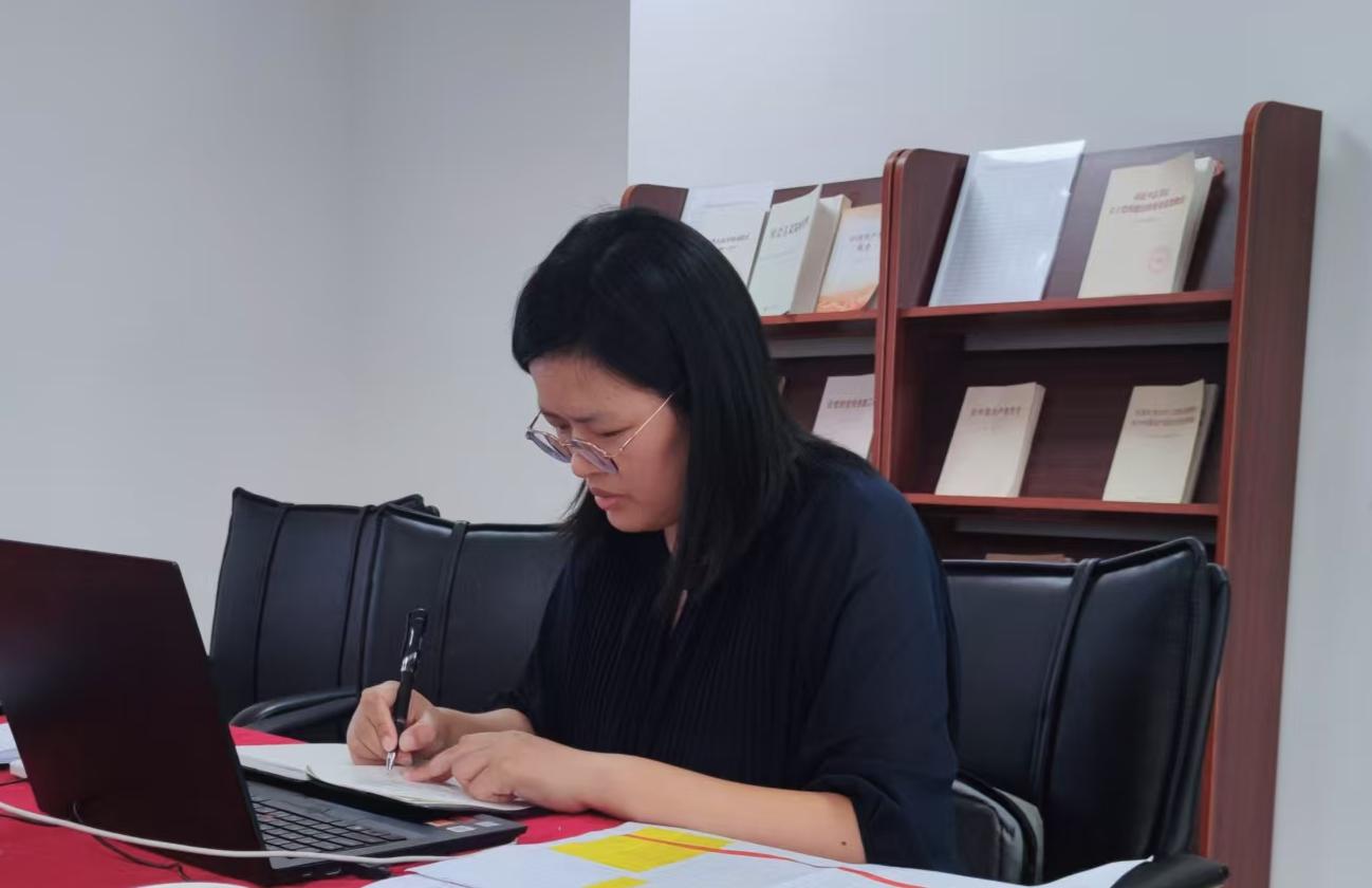 1755632548139.jpg 朱梦童在德州泉润工作专班集中办公.jpg